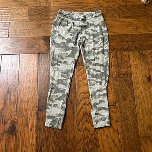 Girls Comfy Joggers Color:Camo